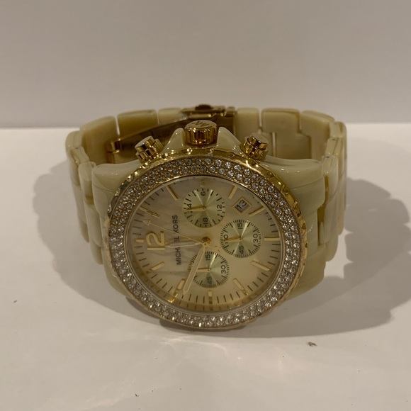 Michael Kors Watch - Picture 4 of 6